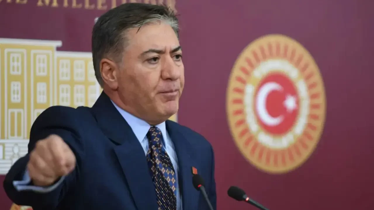 Murat Emir'den YSK'ya kritik çağrı: 'Hukuksuzluğa anayasal düzeyde son vermeli'