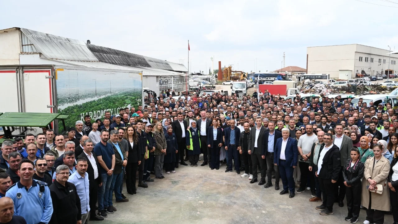 Karacabey Belediyesi personeli bayramlaştı