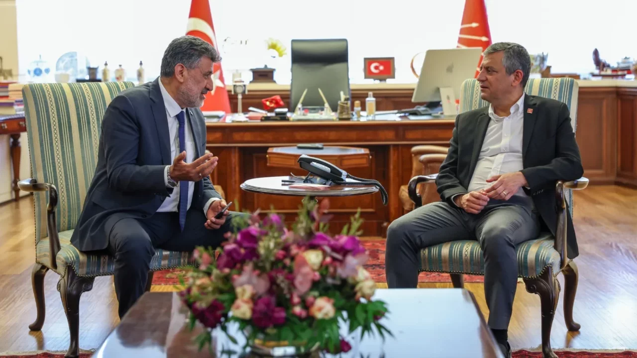 Milli Yol Partisi Genel Başkanı Remzi Çayır'dan Özgür Özel'e dayanışma ziyareti