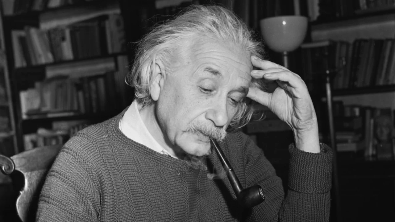 Einstein'ın "solucan deliği" zamanın gizli bir aynası mı?