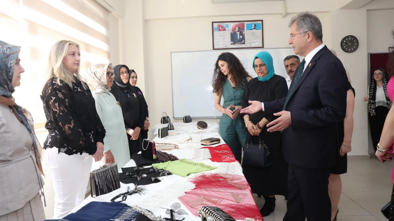 Bursa OSMEK'te üretilen el emeği ürünler ekonomiye kazandırılacak