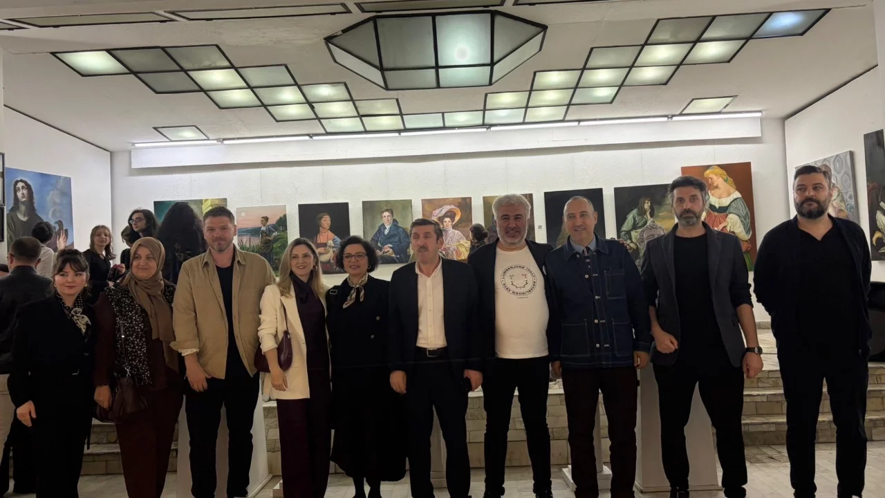 Genç sanatçılar eserlerini karekodla dijitale taşıdı