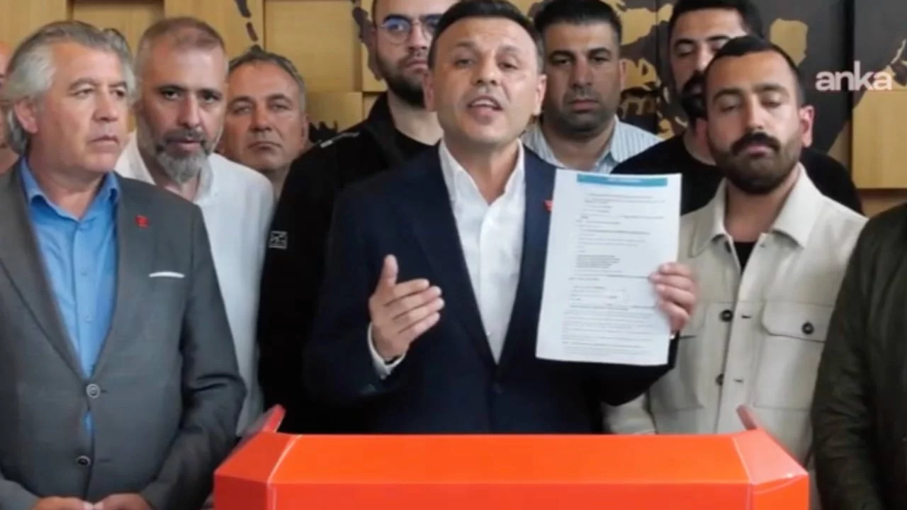 Özgür Çelik: 'Kurultay rüşveti dedikleri kafe, Kılıçdaroğlu'nun talimatıyla açıldı'