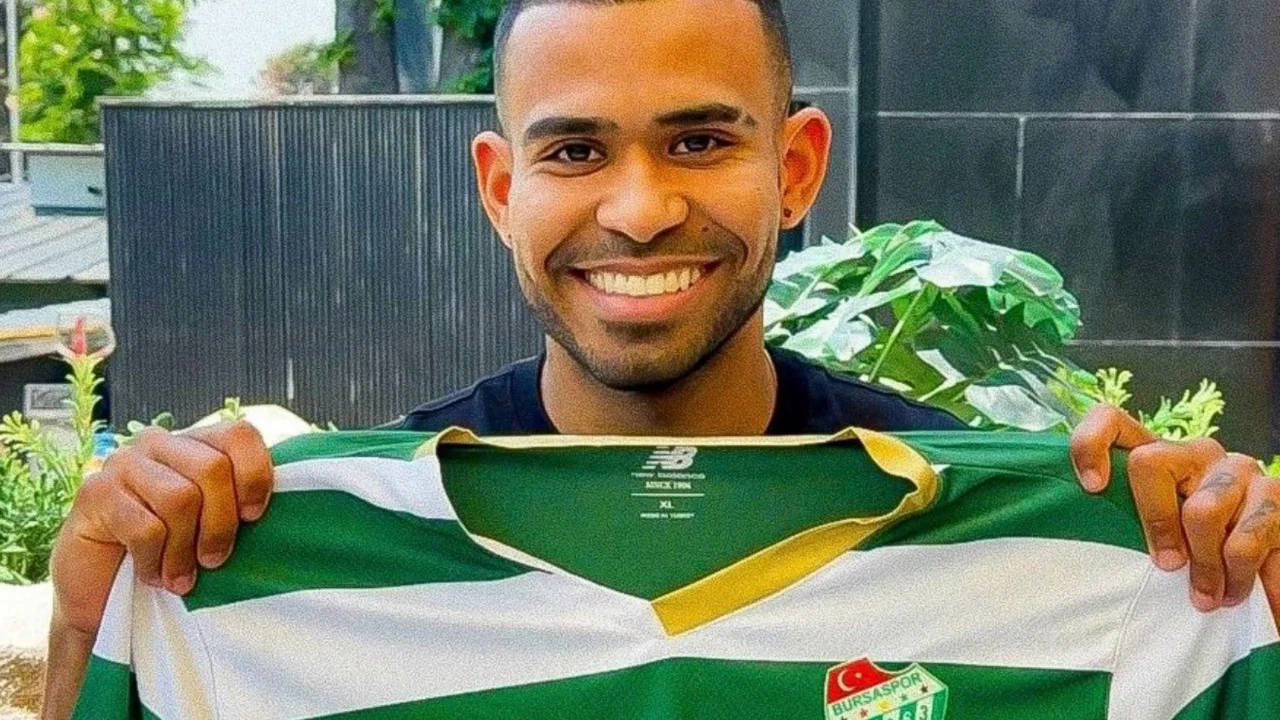 4 yıllık yabancı hasreti bitti: Bursaspor, Juergen Elitim'i renklerine bağladı