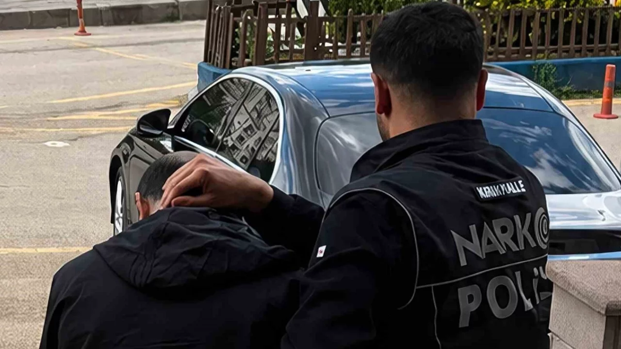 Kırıkkale'de uyuşturucu ve silah operasyonu: 3 şahıs tutuklandı