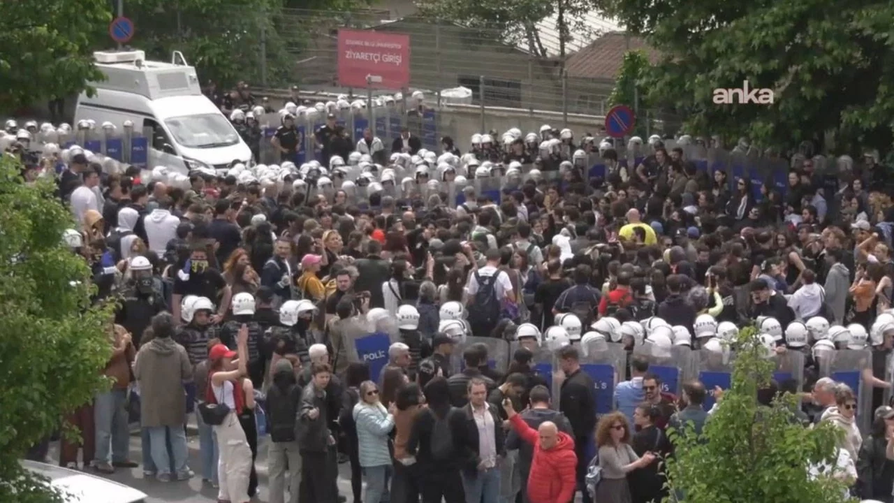 Bilgi Üniversitesi'ndeki eyleme polis ablukası! Gözaltılar var...
