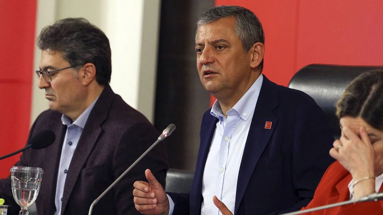 CHP Parti Meclisi 5.5 saattir toplantıdaydı... Tarih verildi: İmza süreci başlıyor