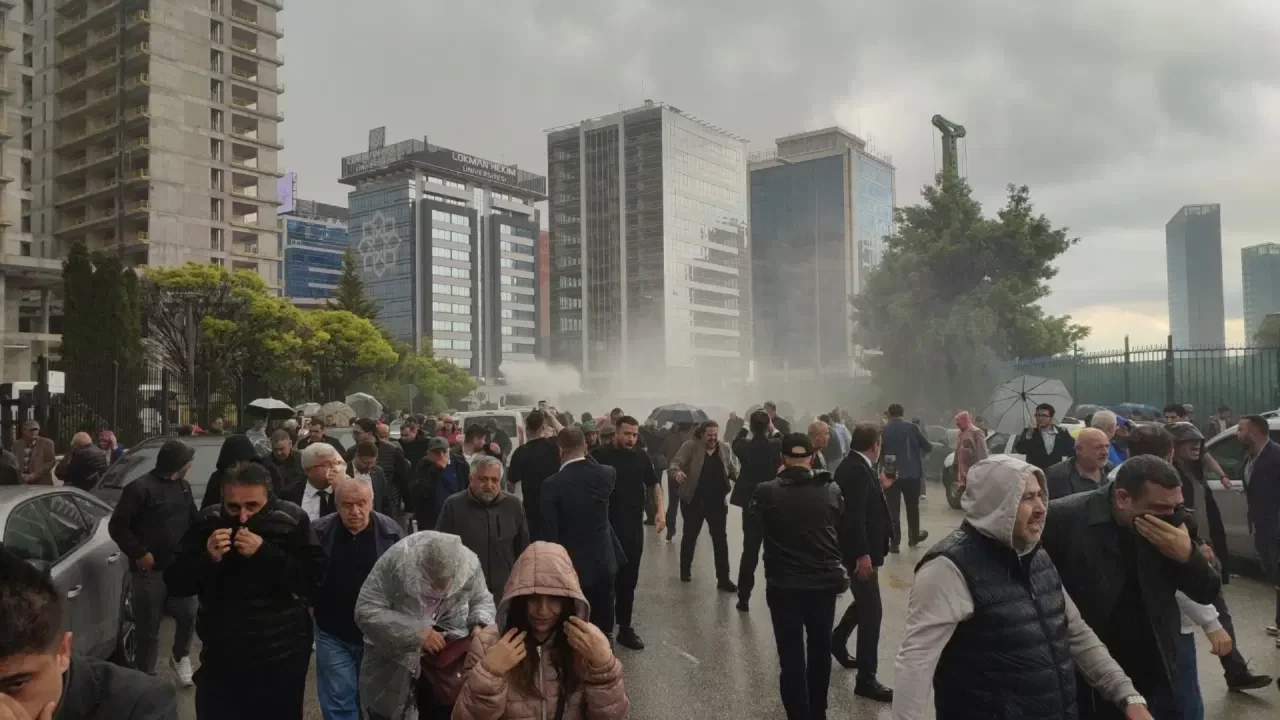 CHP Genel Merkezi'ne polis müdahalesi başladı