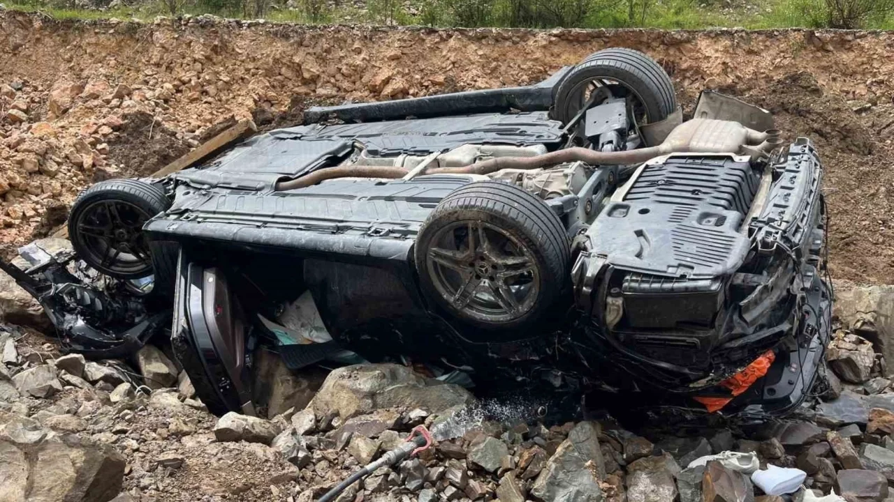 Yozgat'ta otomobil takla attı: 4 kişi yaralandı