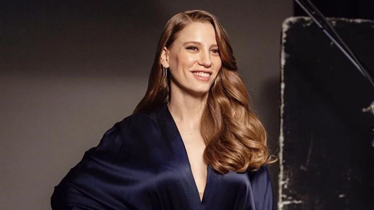 Ünlü oyuncu Serenay Sarıkaya gözaltına alındı