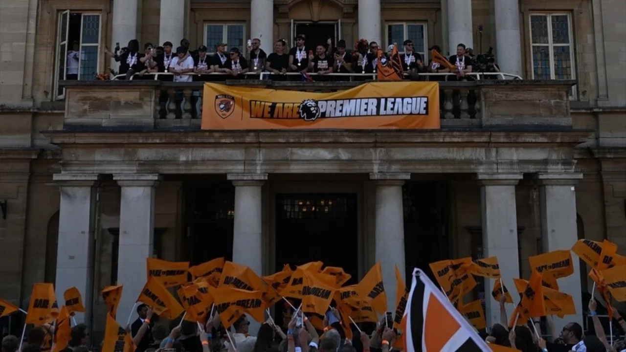 Hull City, Premier Lig'e yükselmesini taraftarlarıyla kutladı