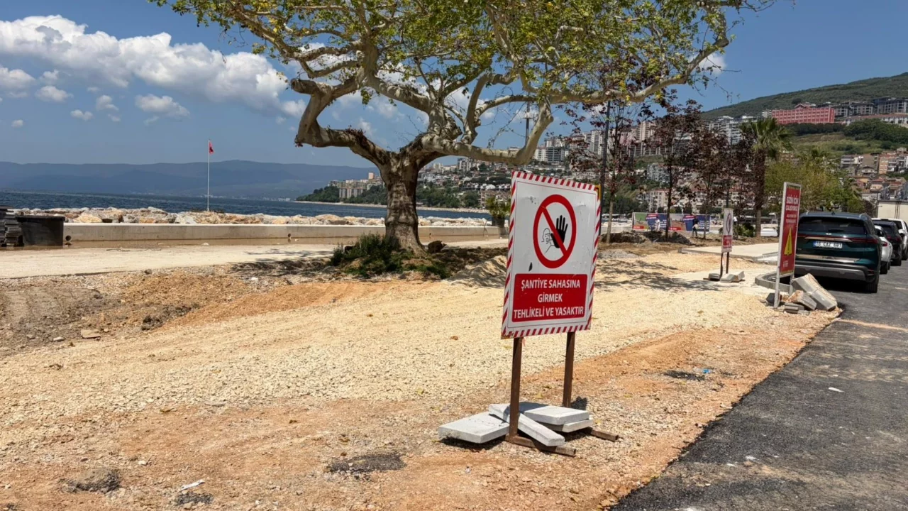 Bursa Büyükşehir Belediyesi, Gemlik'te sahil düzenleme çalışmalarına hız verdi