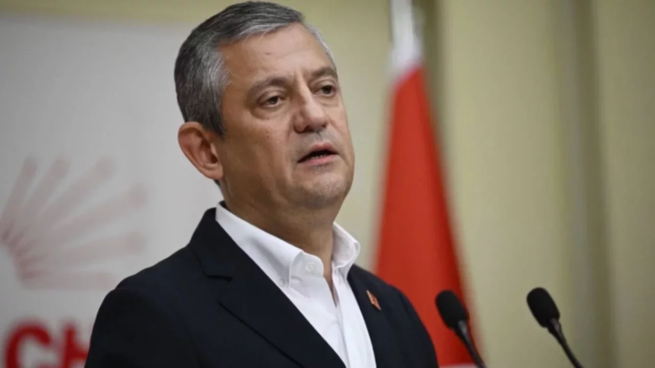CHP lideri Özgür Özel'den çağrı: 'Partiden istifa etmeyin'