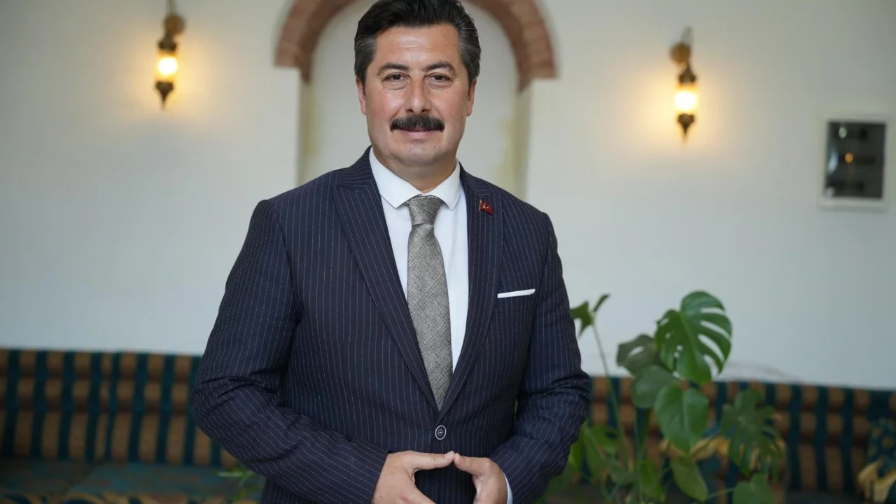 Yenişehir Belediye Başkanı Özel'den bayram mesajı