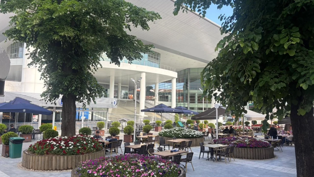 Bursa Büyükşehir Belediyesi'nden park ve yeşil alanlarda kapsamlı bakım çalışması