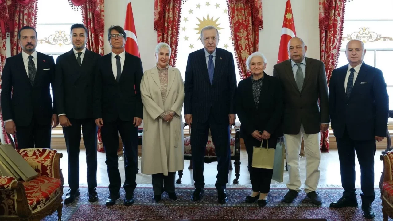 Cumhurbaşkanı Erdoğan, 1960 darbesi ardından idam edilen siyasilerin aileleriyle bir araya geldi