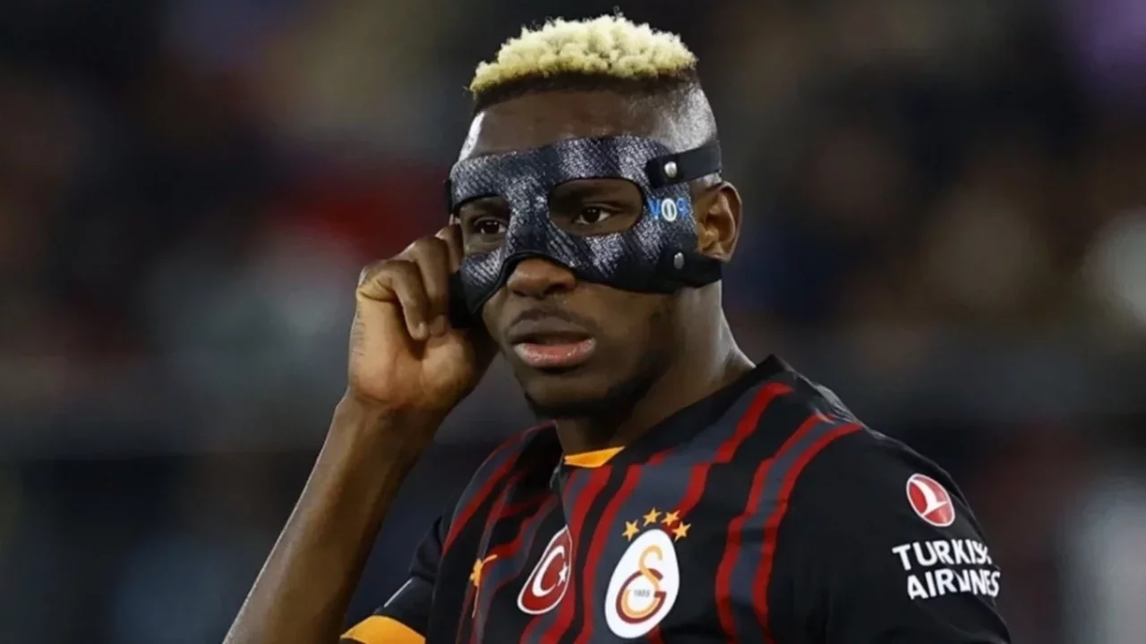 Manchester United'ın eski yıldızından Victor Osimhen çağrısı