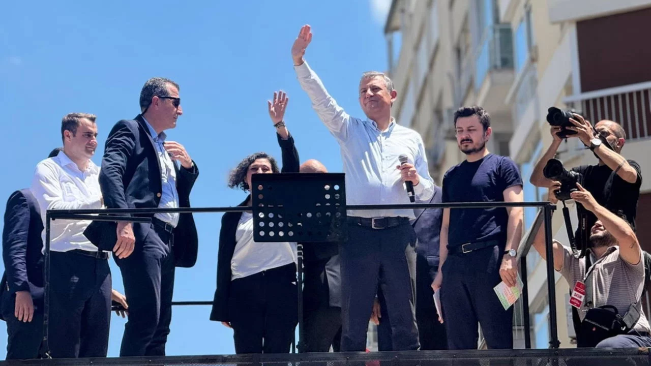 Özgür Özel'den Kılıçdaroğlu'na çağrı: 2 milyon CHP'li, genel başkanı seçsin!