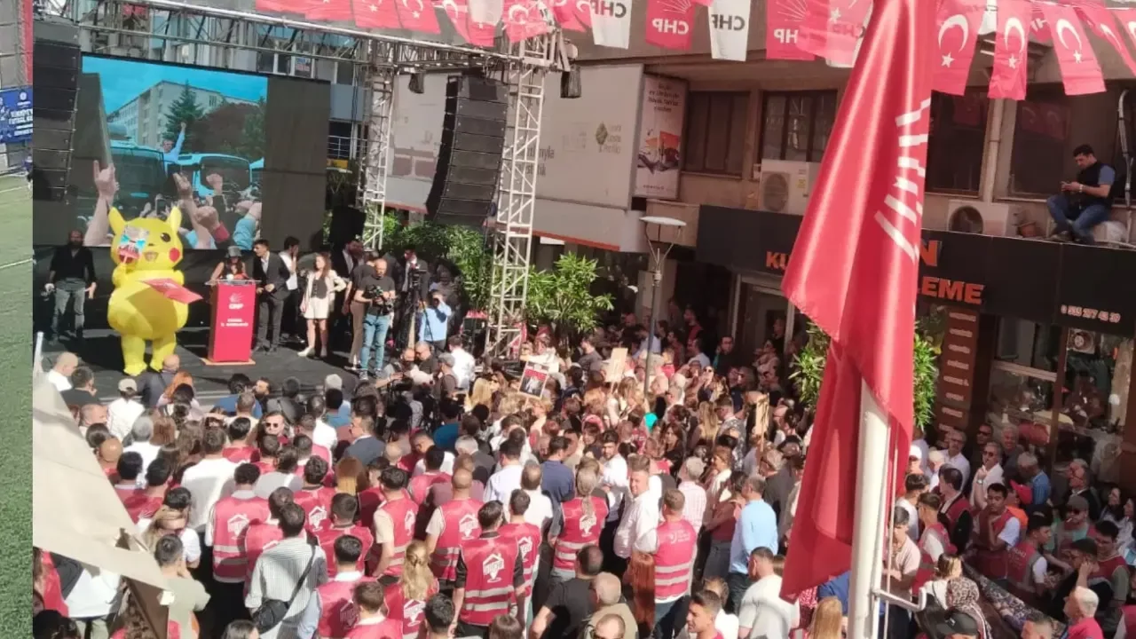 Manisa'da 'mutlak butlan' protestosu: Özgür Özel'e memleketinden destek