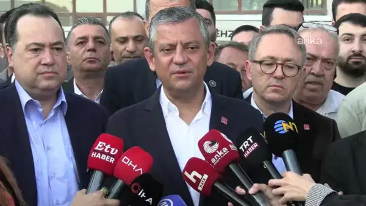 Özgür Özel: Yeni parti kurmayacağız, kimse istifa etmesin