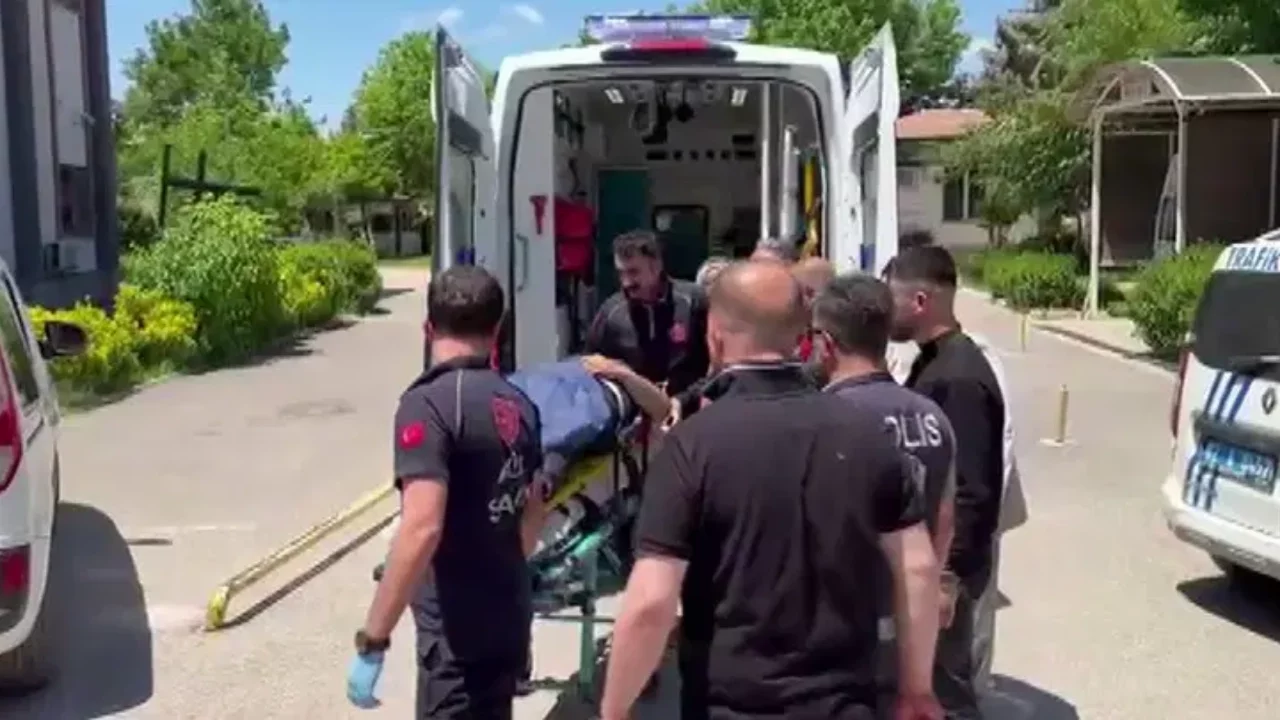 Bayram sabahı silahlı kavga: Yaralılar hastaneye kaldırıldı