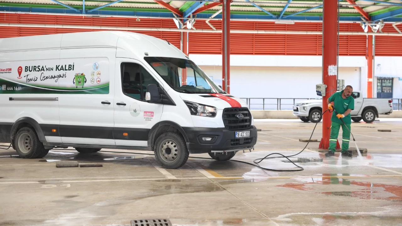 Bursa Osmangazi'de kurban kesim alanları titizlikle temizleniyor