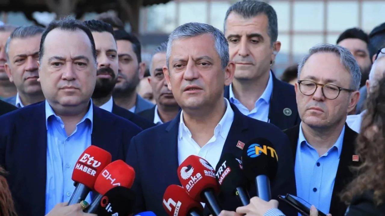 Kılıçdaroğlu'nun, "Talimatım olmadan grup toplantısı yapılmayacak" yazısına Özgür Özel'den yanıt ...