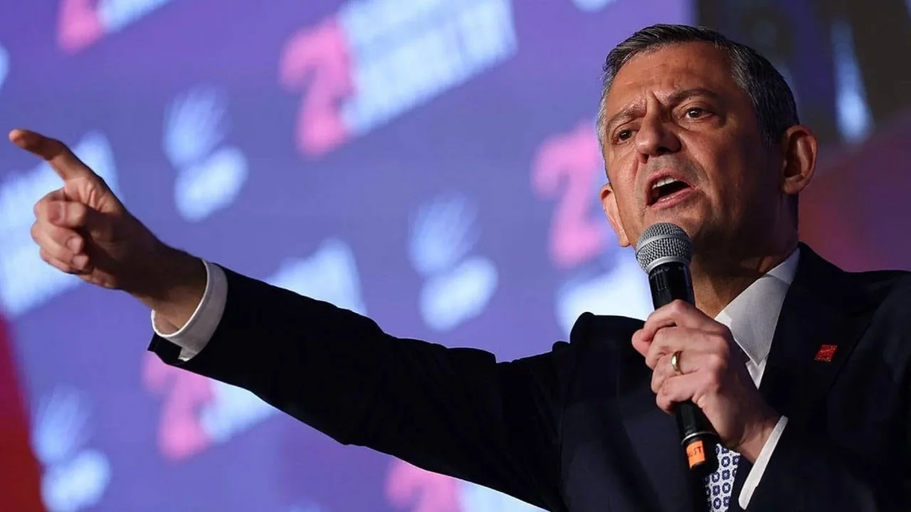 Özgür Özel: "Bizi partiden ayrılmaya zorlayan bir tutum var"
