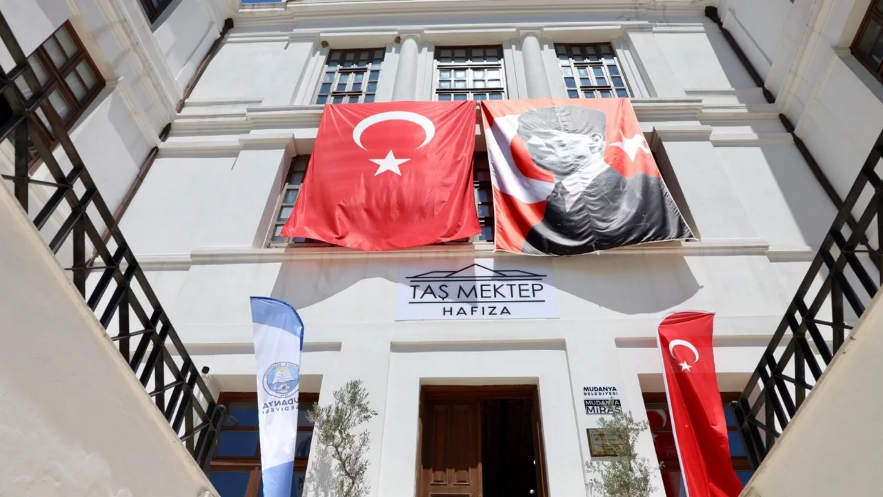 Mudanya Taş Mektep binası, "Hafıza" adıyla kapılarını açtı