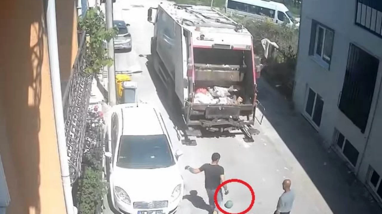 Bursa'da temizlik işçilerinin topla eğlendiği anlar kamerada
