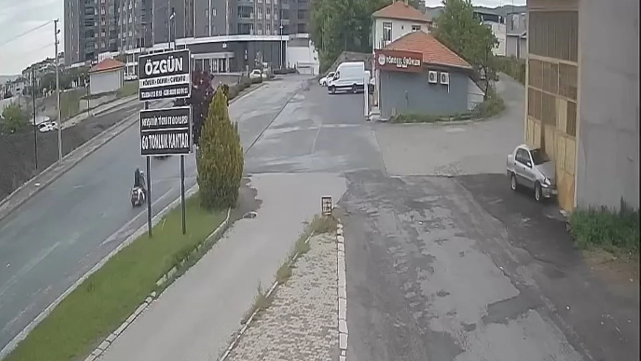 Direksiyonda bayıldı, boş dükkana çarparak durabildi