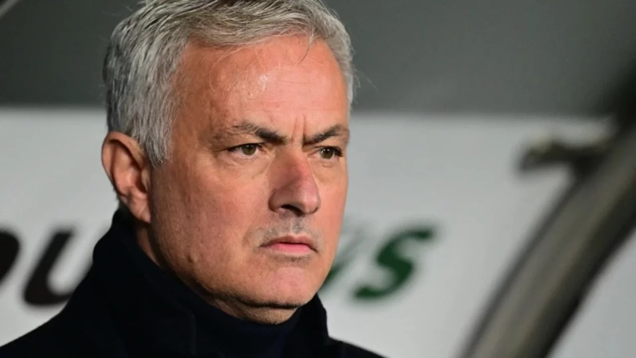 Jose Mourinho 3 yıllık sözleşme imzaladı