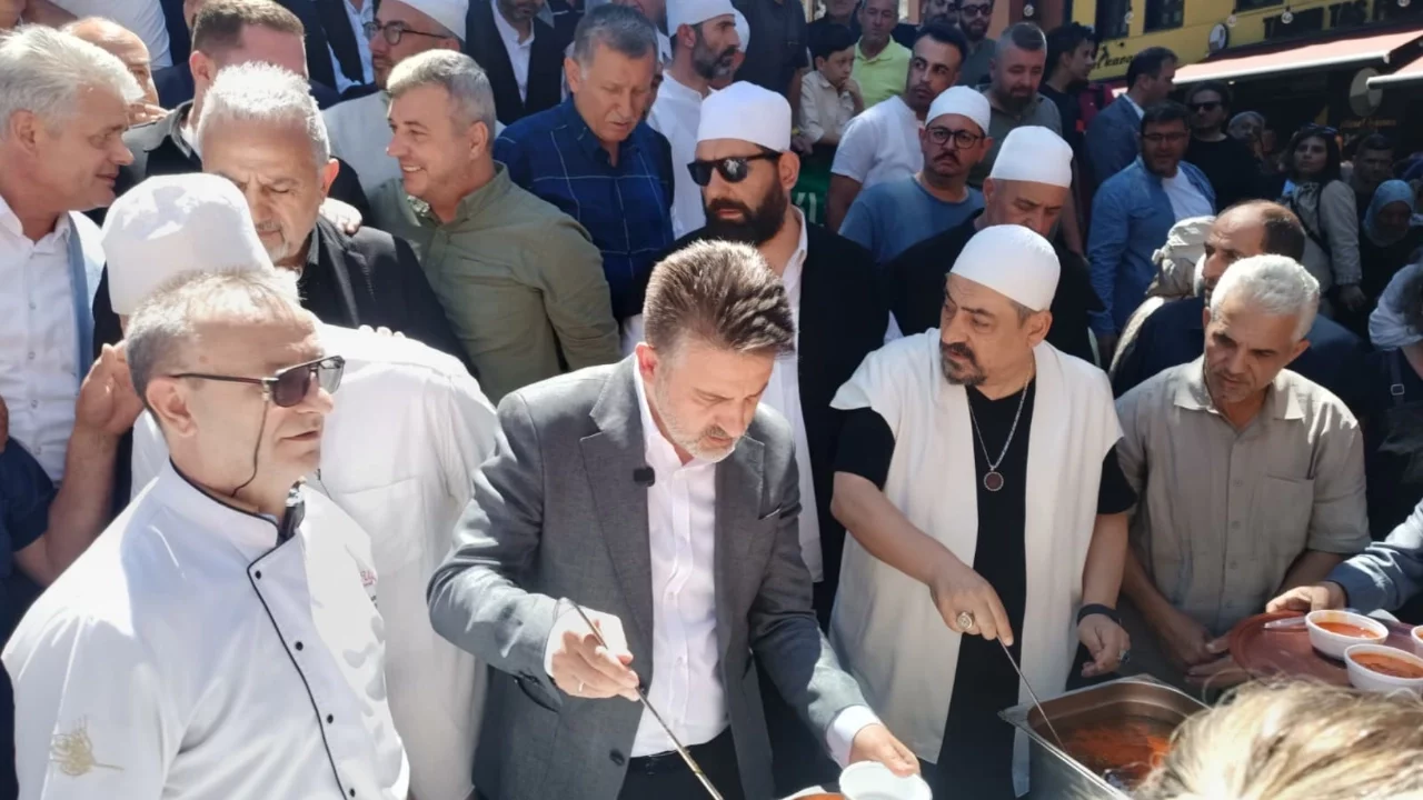 Bursa'da asırlık köfteli çorba geleneği bu yıl da devam etti