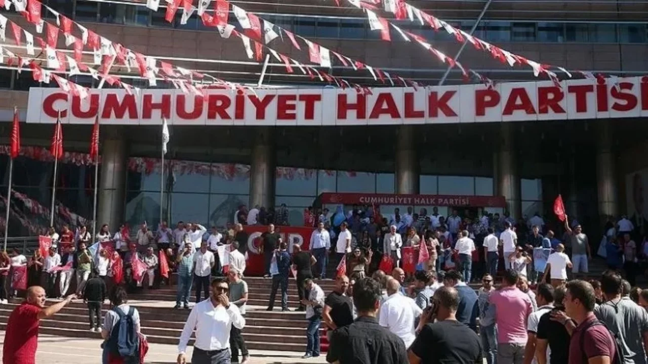 262 edebiyatçıdan 'mutlak butlan' kararına karşı ortak bildiri