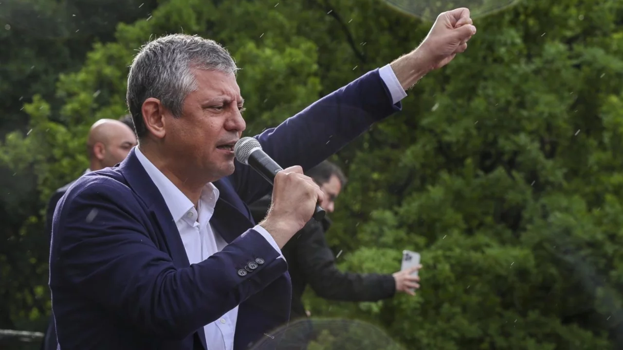 Özgür Özel: PM'yi toplamak için 12 imza yeterli