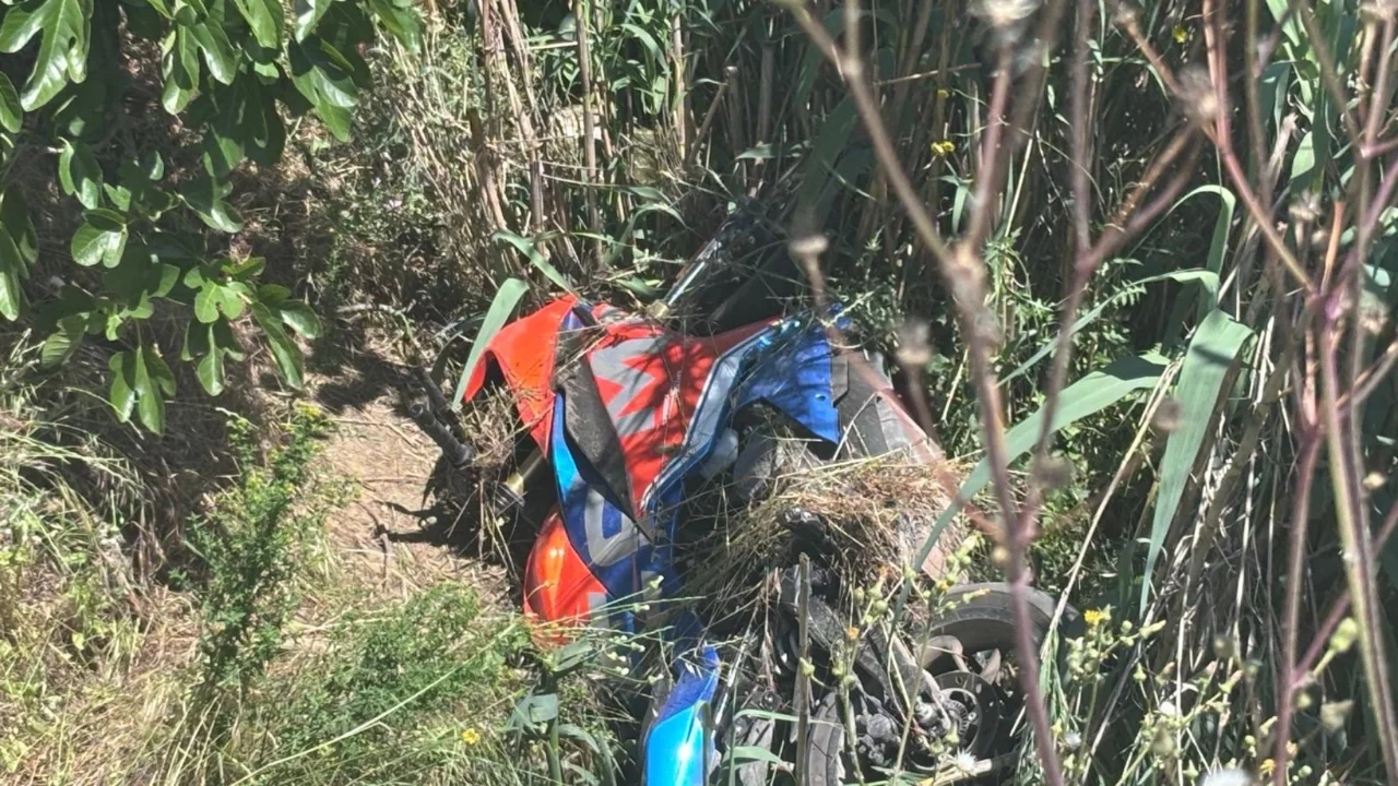 Bursa'da motosiklet otomobille çarpıştı: Sürücü ağır yaralı