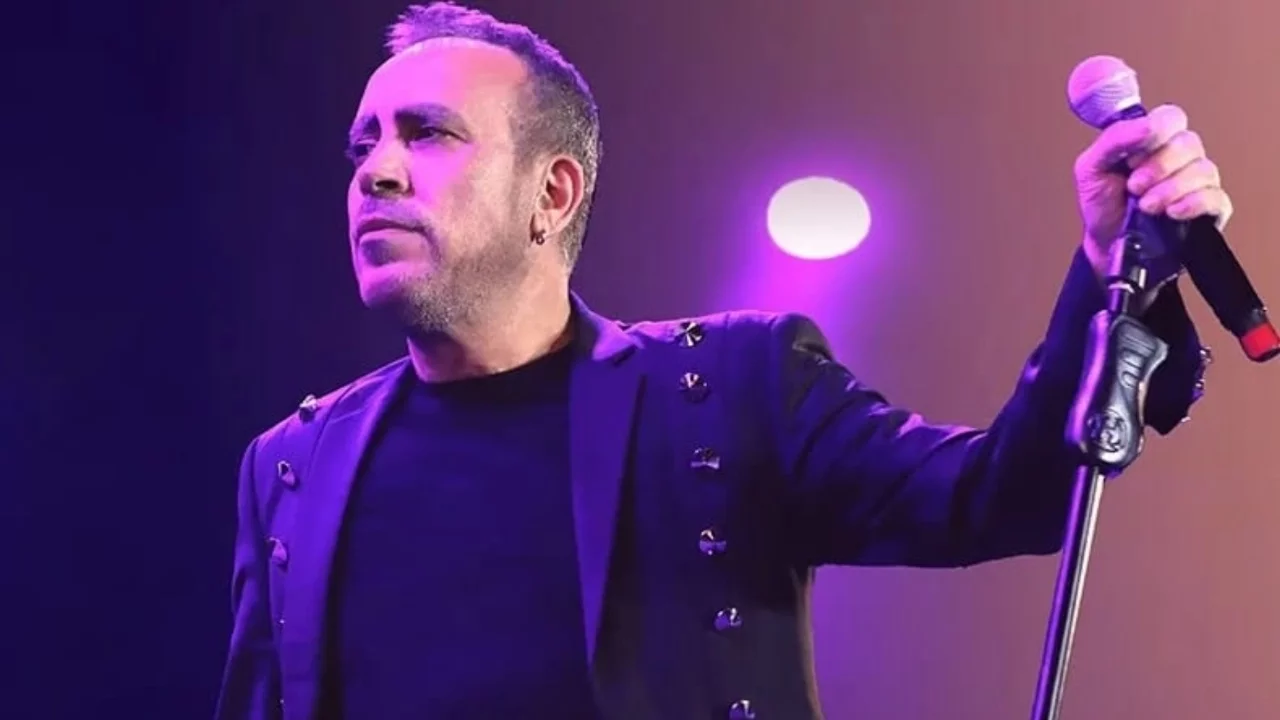 Haluk Levent sahnedeyken yine rahatsızlandı