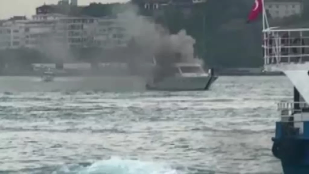Bebek Sahili'nde tekne yangını! Karadan ve denizden müdahale ediliyor