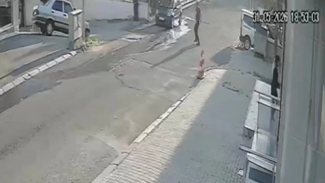 Babasından kaçan zihinsel engelli şahıs deredeki ağaçta asılı kaldı