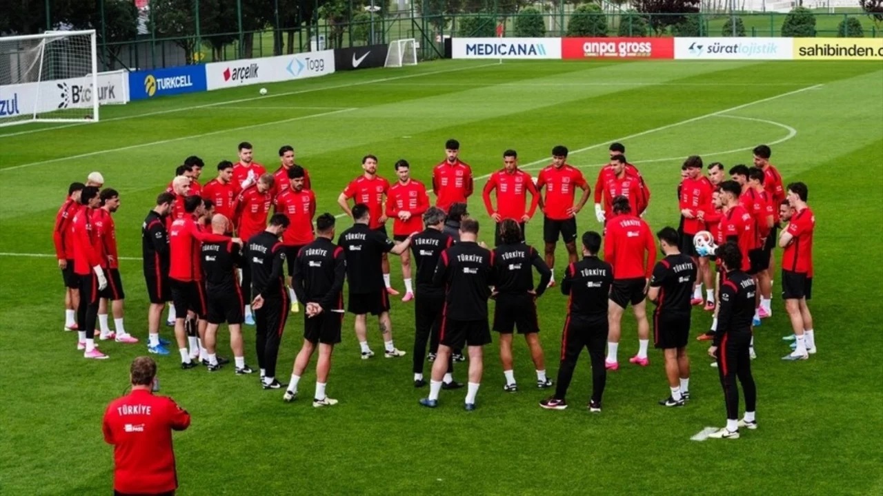 A Milli Futbol Takımı, FIFA Dünya Kupası hazırlıklarını sürdürdü