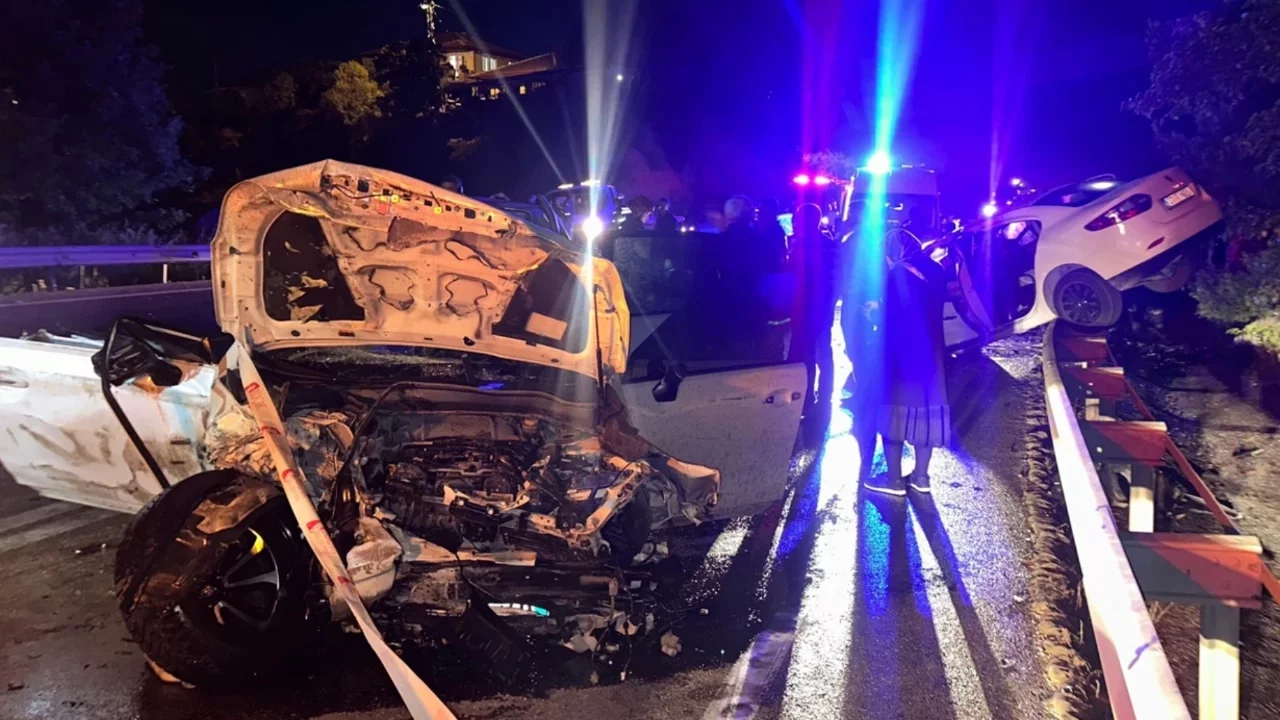 Bir acı haber de Burdur'dan geldi: Kazada 4 kişi öldü, çok sayıda kişi yaralandı