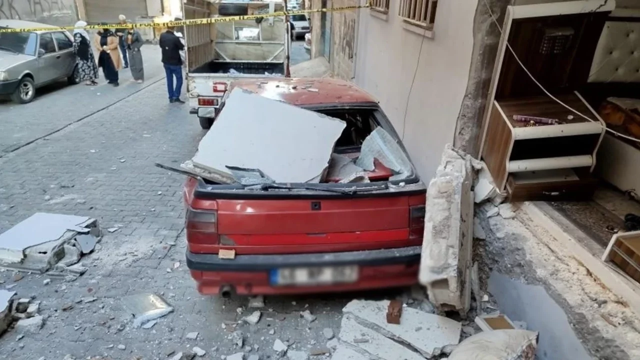 Mutfak tüpündeki gaz sıkışması patlamaya sebep oldu