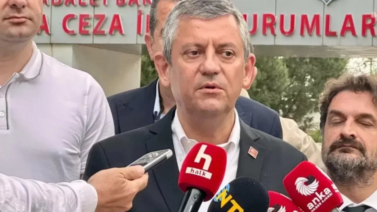 Özgür Özel: Kurultay için ilk imza atıldı!