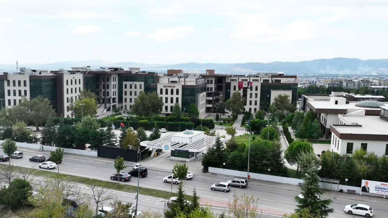 Bursa Teknik Üniversitesi'ne Sağlıklı Kampüs Belgesi