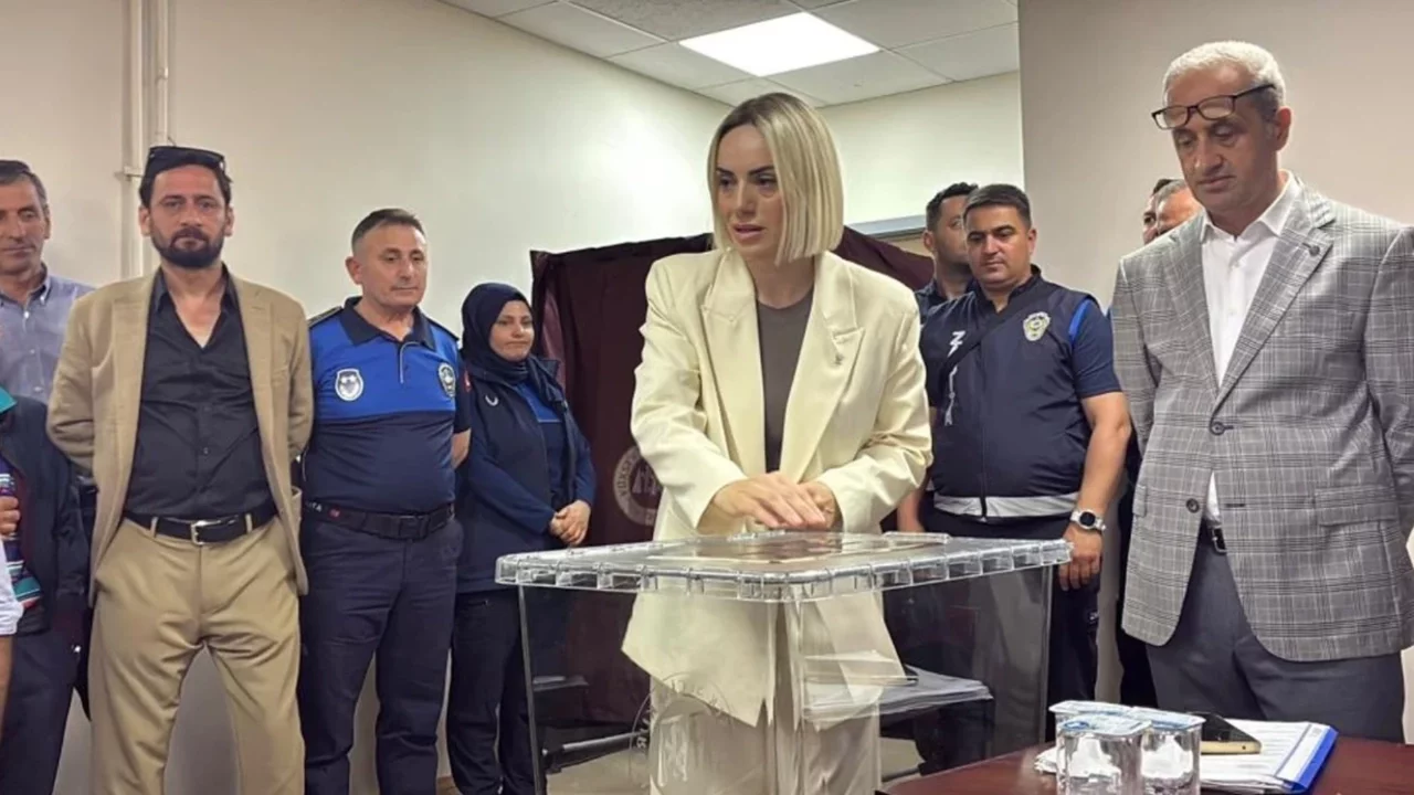 Akçakoca Belediyesi, CHP'den AK Parti'ye geçti