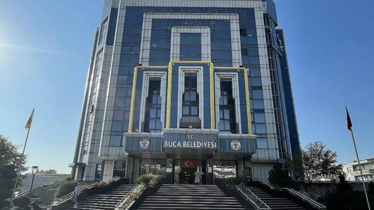 Buca Belediyesi'ne operasyon: Belediye Başkanı Görkem Duman dahil çok sayıda gözaltı var