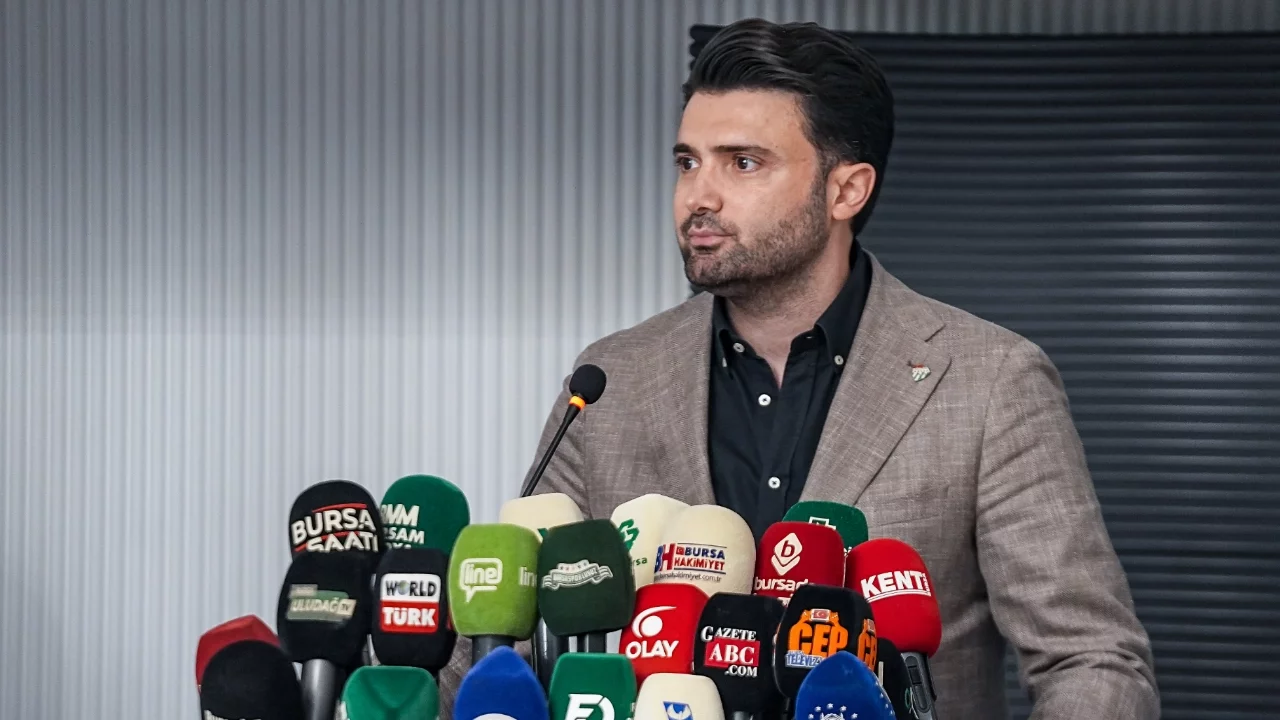 Bursaspor Plus resmen tanıtıldı! Yeni formalar ilk kez gösterildi