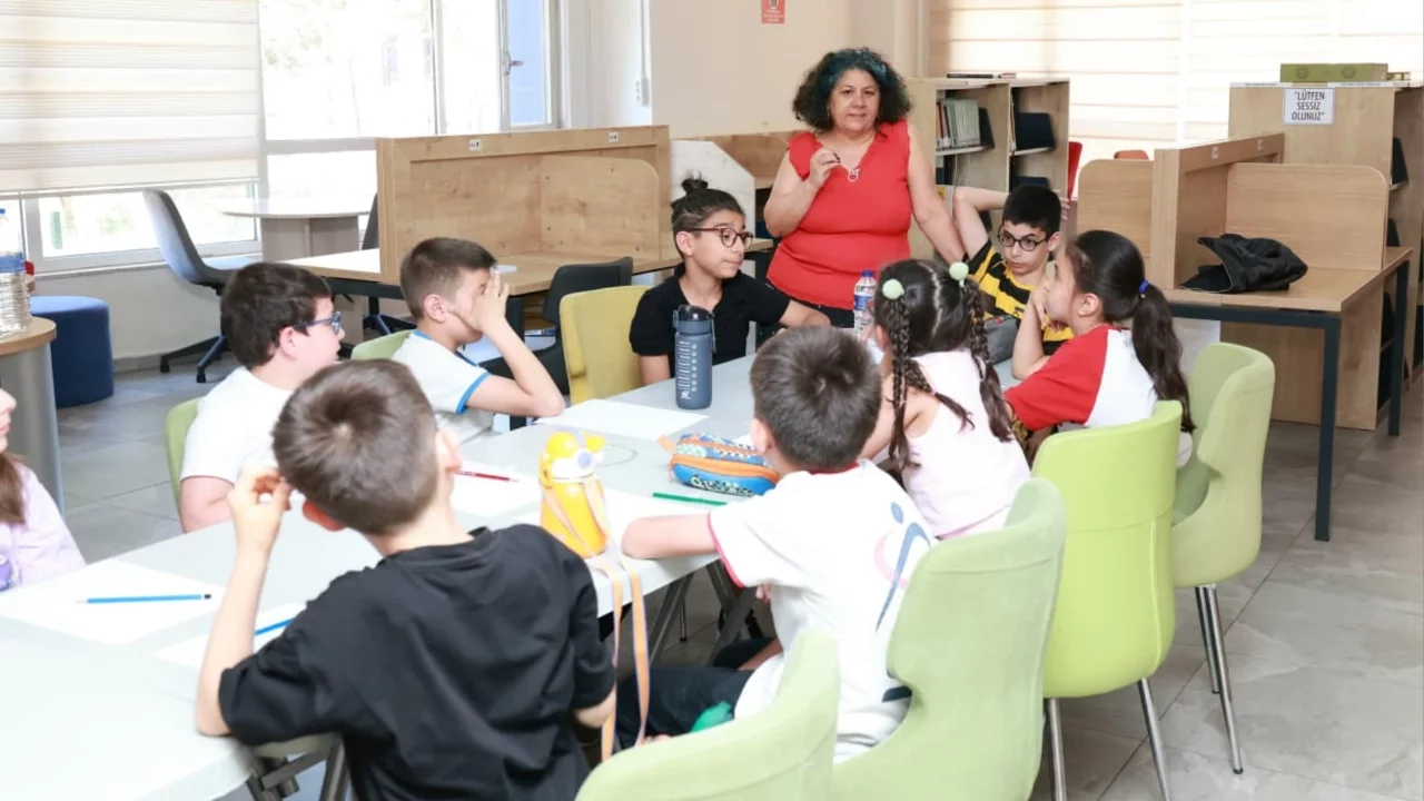 Osmangazi'de Küçük Yazarlar Atölyesi'nde geleceğin yazar adayları yetişiyor