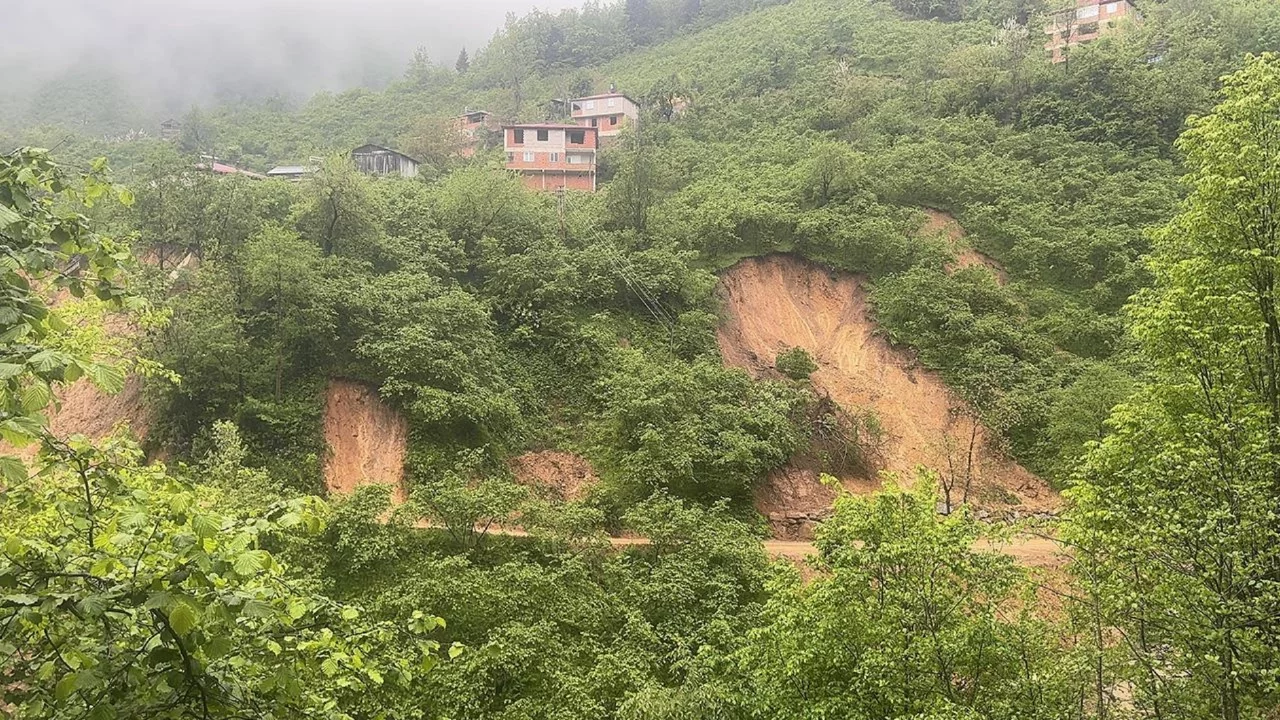 Giresun'da "heyelan" alarmı: 22 ev boşaltıldı