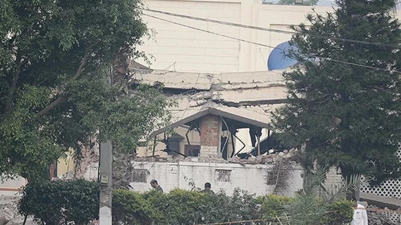 Kerpiç evin çatısı çöktü: 6 çocuk hayatını kaybetti